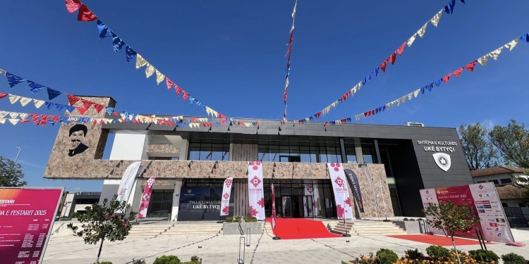 Bali Muharremaj fton qytetarët në “Festari 2025” në Suharekë