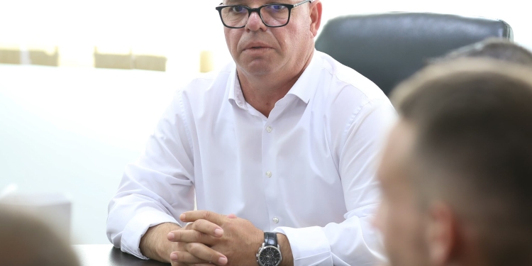 Smajl Latifi: “Fjalët e pabazuara nuk e ndalin punën – qytetarët e dinë se puna nuk ndalet”