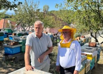 Smajl Latifi viziton bletarin Enver Kabashi në Zoqishtë