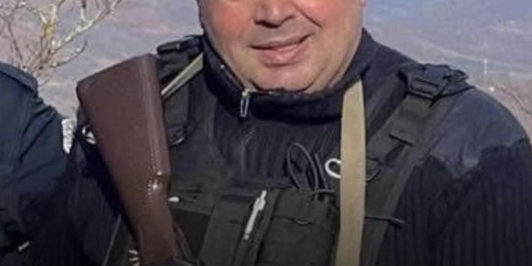 Smajl Latifi nderon heroin Afrim Bunjaku në dyvjetorin e rënies së tij