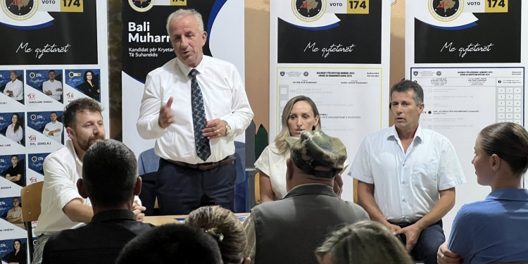 Bali Muharremaj dhe Sedat Gashi takohen me qytetarët e Javorit e Luzhnicës