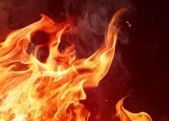 Zjarri del jashtë kontrollit në Novobërdë, derisa gruaja po gatuante