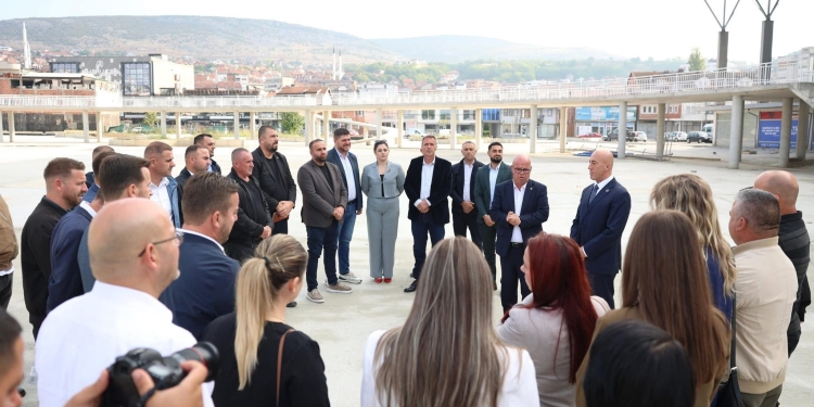 Ramush Haradinaj në Rahovec: Mbështetje e fuqishme për kandidatin Smajl Latifi