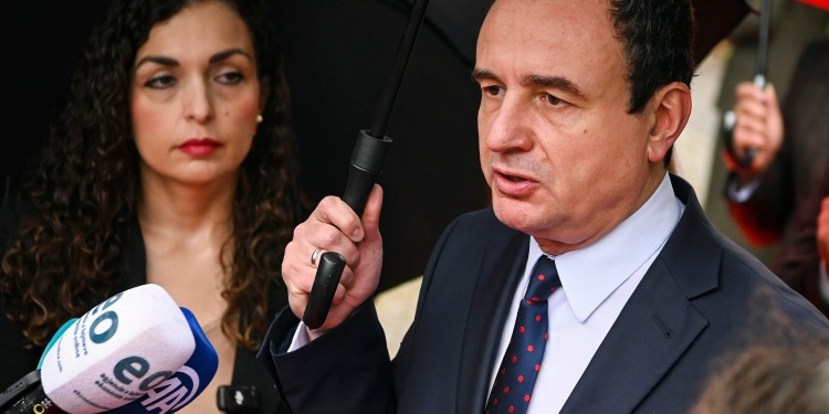 SHBA-ja pezullon dialogun strategjik me Kosovën