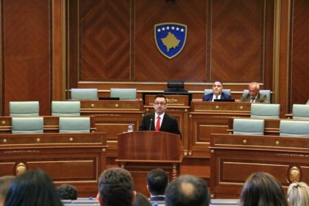 Kushtetuesja: Konstituimi të kryhet për 12 ditë, deputetët ta ushtrojnë funksionin në interes të shtetit
