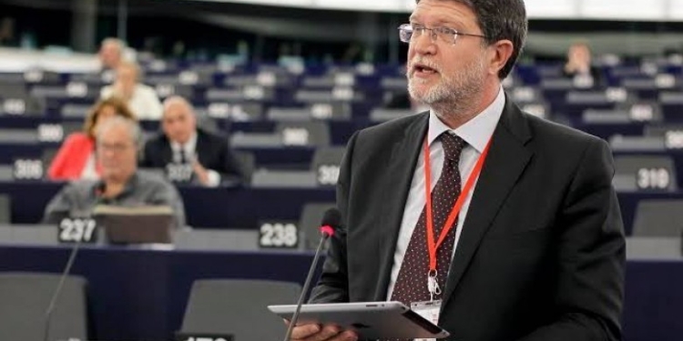Eurodeputetët socialistë: Vuçiq, kalë troje i Putinit në Ballkan