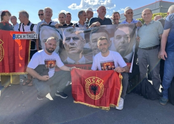Mbi 500 veteranë të UÇK-së nisen drejt Hagës për të protestuar