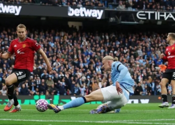 Manchesteri ngjyroset me të kaltër, City mposht bindshëm Unitedin