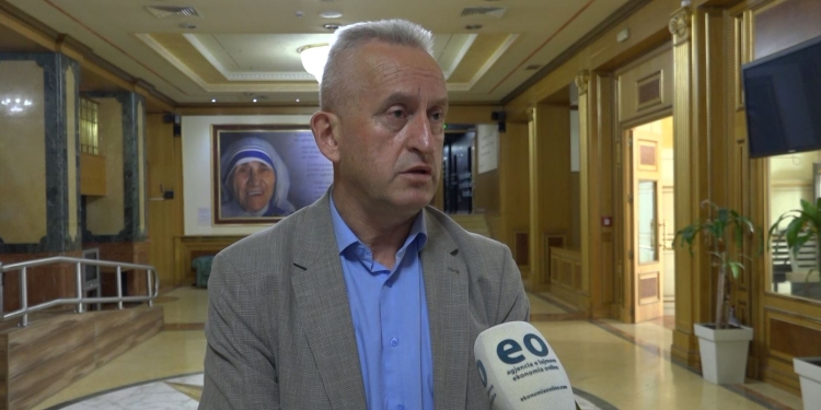 Qalaj: Të gjithë serbët në Kosovë i binden Beogradit, e di çka po flas