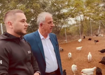 Bali Muharremaj viziton fermerin Ramadan Shala: Ferma ‘Tram’ është shembull i zhvillimit bujqësor në Suharekë