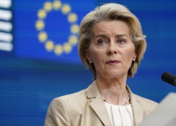 Von der Leyen shqyrton mundësinë e rrëzimit të një aeroplanit rus që hyn në hapësirën ajrore të NATO-s