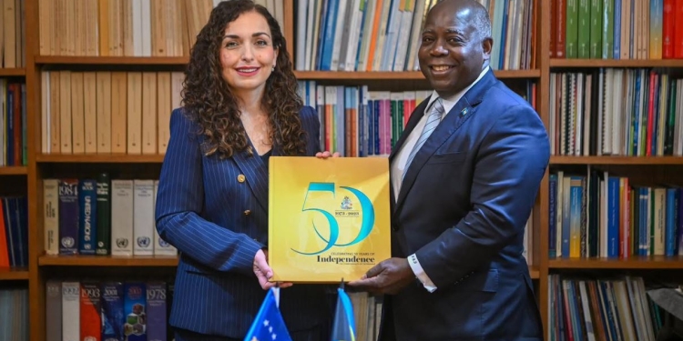 Osmani takon kryeministrin e Bahamas, theksohet përkushtimi për forcimin e marrëdhënieve dypalëshe