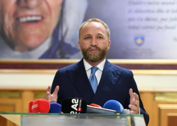 Tahiri: Edhe nga burgu, Hashim Thaçi e mban Amerikën në krah të Kosovës