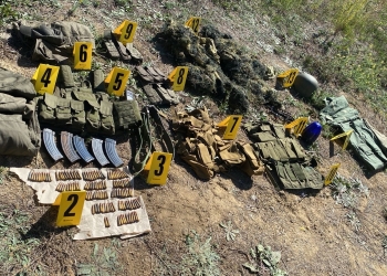 Antiplumbë, uniforma, karikatorë e AK-47 gjenden në Zveçan, dyshohet se lidhen me rastin Banjska