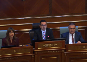 Haxhiu: Deputetët nuk mund të detyrohen ta votojnë dikë të caktuar në Kuvend