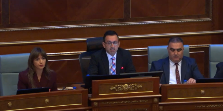 Haxhiu: Deputetët nuk mund të detyrohen ta votojnë dikë të caktuar në Kuvend