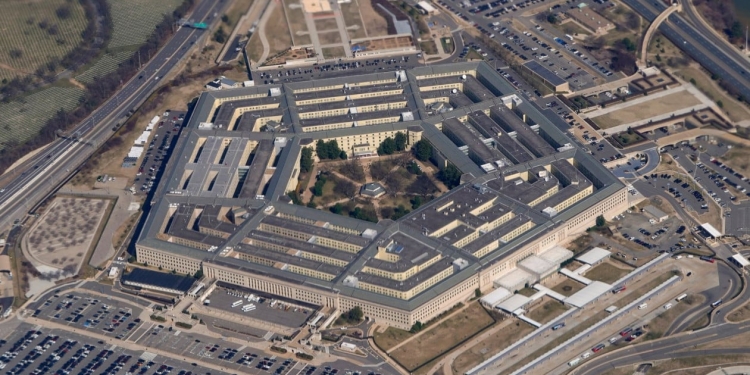 Oficerët ushtarakë amerikanë nga e gjithë bota urdhërohen me urgjencë të shkojnë në Pentagon
