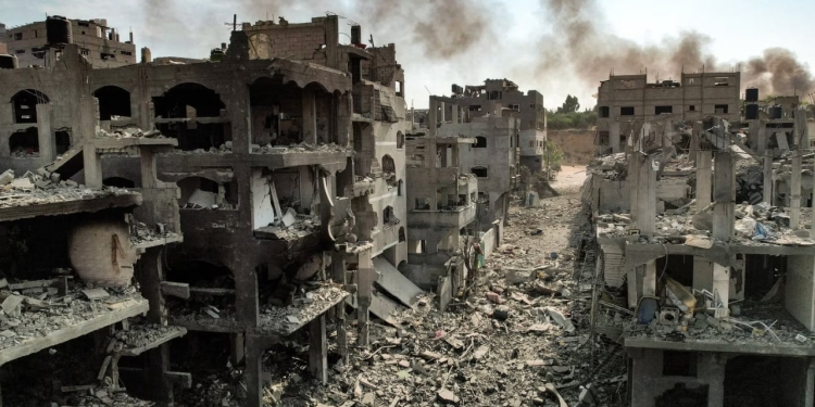 Izraeli vazhdon bombardimet në Gaza