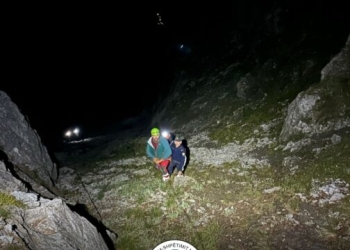 Turisti holandez vdes pasi bie nga 100 metra lartësi në Qafën e Valbonës,pas 18 orësh tërhiqet trupi i tij