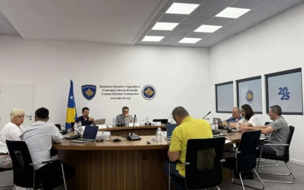 KQZ miraton procedurën për votimin jashtë Kosovës: Zarfi me fletëvotime duhet të pranohet vetëm nga personi i regjistruar