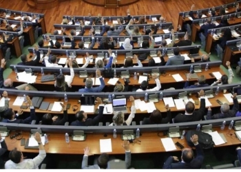 Kuvendi i bllokuar, Koci tregon dy opsionet e mundshme të Gjykatës Kushtetuese