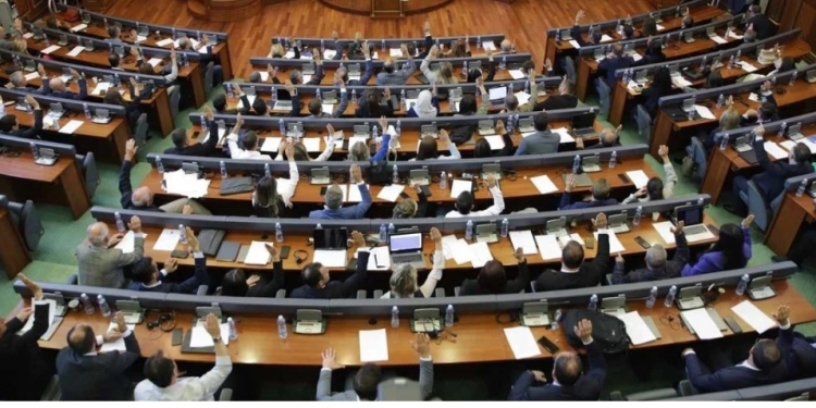 Kuvendi i bllokuar, Koci tregon dy opsionet e mundshme të Gjykatës Kushtetuese