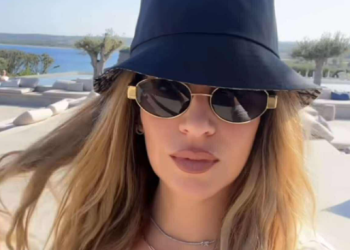 Leonora Jakupi “shpërthen” në rrjete sociale me foto nga plazhi