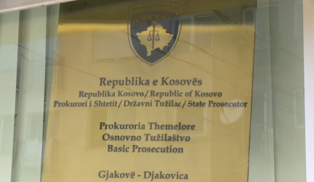 Prokuroria thotë se do të provohet fajësia e të akuzuarit për krime lufte në Gjakovë, mbrojtja pretendon të kundërtën