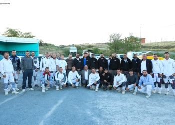 Smajl Latifi shpërndan fotografi nga takimi me  punëtorët e ndërtimit në Kramavik