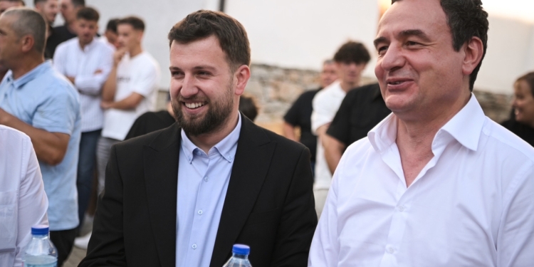 Kandidati i VV-së del të jetë i prerë: Me LDK-në “as dek, as dasëm”