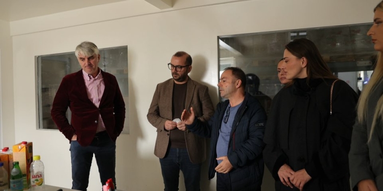 Arber Ismajli viziton kompaninë “Jaffa Plus” – shembull i suksesit vendor dhe punës me përkushtim