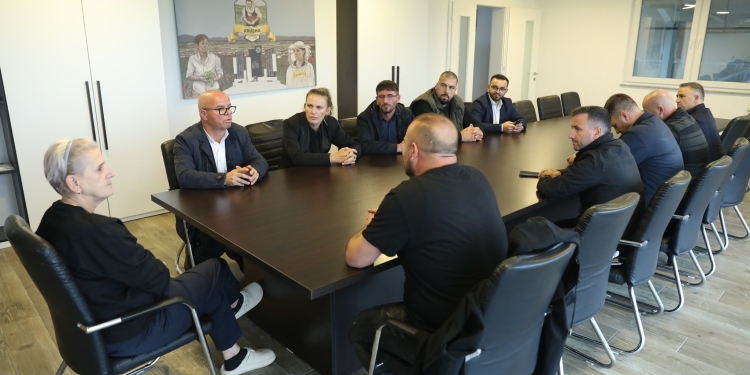 Smajl Latifi viziton Kooperativën Bujqësore “Krusha” – Shembull i suksesit dhe eksportit