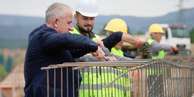 Bali Muharremaj mbështet punëtorët: Mbështetjen për ta e konsideroj dhe ndjej obligim