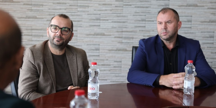Arber Ismajli viziton “GEMS-MEKANIK” në Livoç të Ulët – shembull i mjeshtërisë, inovacionit dhe përkushtimit vendor