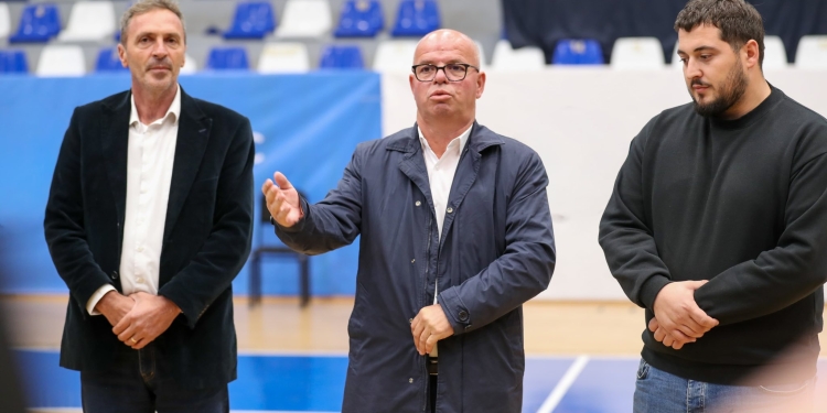 Smajl Latifi viziton klubin e basketbollit “Rahoveci 029”