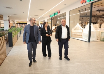 Arbër Ismajli viziton “Grande Mall” në Gjilan: Investimet serioze sjellin zhvillim dhe mundësi