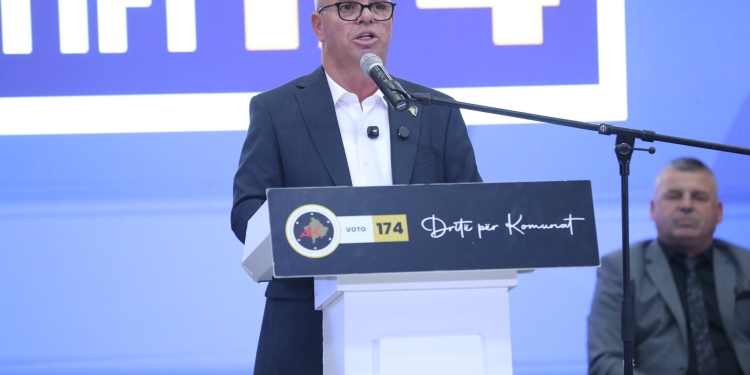 Tubimi qendror i AAK-së në Rahovec – vulë e fitores së Smajl Latifit!