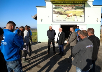 Smajl Latifi viziton qendrën grumbulluese të qumështit “Pashtriku-N” në Ratkoc
