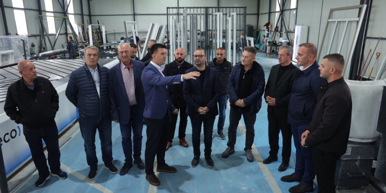 Arbër Ismajli vazhdon takimet me bizneset në Gjilan, merr mbështetje nga ta