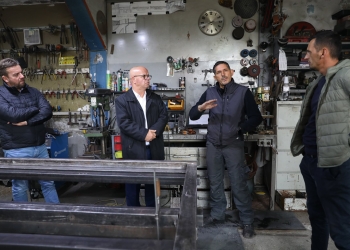 Smajl Latifi viziton mjeshtrin e metalit, Ymer Krasniqin