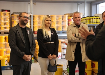 Arbër Ismajli viziton bizneset: Shembull i vërtetë i punës, i disiplinës dhe i besimit në prodhimin vendor