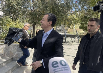Kurti ‘çele guri gojën’ nëse i ka apo jo votat për qeverinë e re