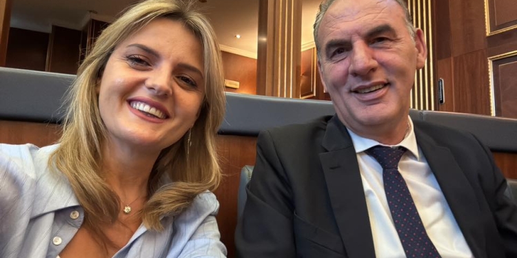 Krasniqi pas dështimit të Kurtit: Ata që e njollosën historinë e lavdishme, nuk kalojnë, Limaj dëshmoi politikë me dinjitet