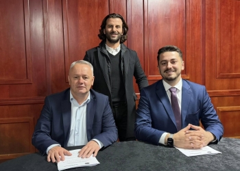 AAK dhe VV arrijnë marrëveshje bashkëpunimi në Junik për raundin e dytë të zgjedhjeve lokale