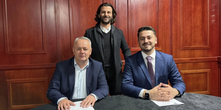 AAK dhe VV arrijnë marrëveshje bashkëpunimi në Junik për raundin e dytë të zgjedhjeve lokale