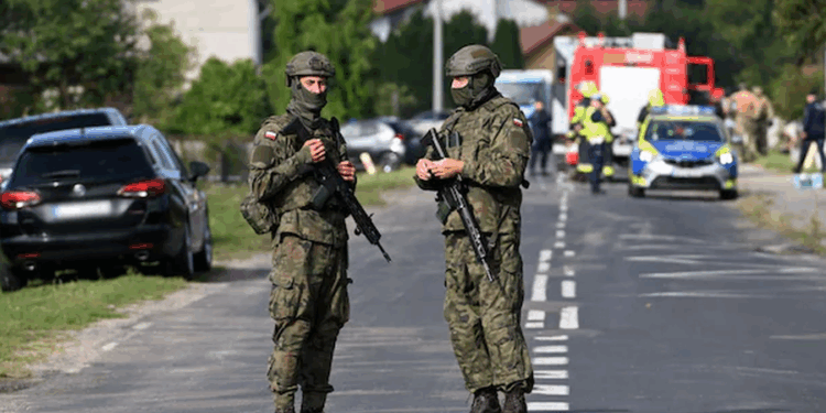 Forcat e NATO rrëzojnë një dron misterioz pranë bazës ushtarake amerikane në Estoni