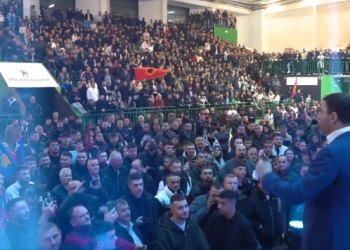 Memli Krasniqi feston në Mitrovicë: PDK-ja është fituese e zgjedhjeve lokale