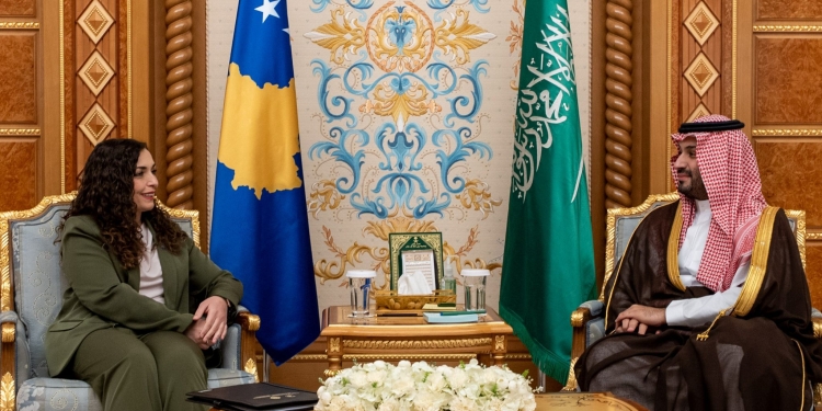 Osmani kërkoi viza elektronike për kosovarët gjatë takimit me Princin e Kurorës Saudite