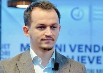 Cakolli thotë se s’mund të thirret seancë e jashtëzakonshme pa dekretim të mandatarit