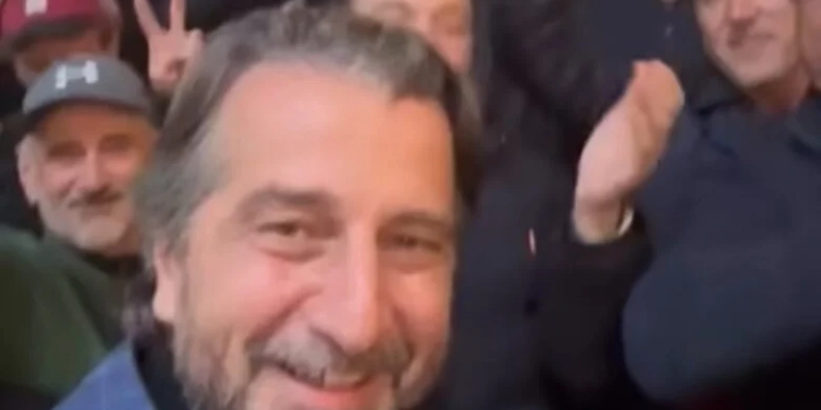 Përparim Rama pritet me entuziazëm në rrugën “Bajram Kelmendi”, atmosferë fantastike një javë para zgjedhjeve